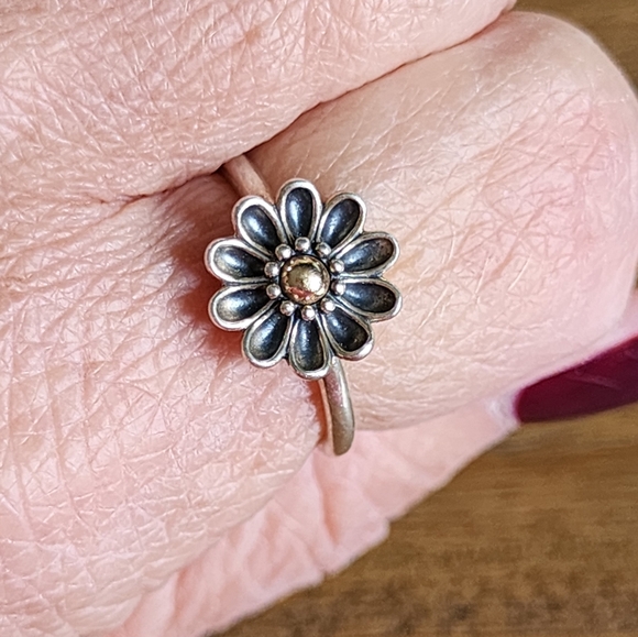 SS daisy/ sunflower ring - Picture 4 of 4
